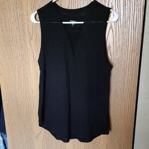 SO Black Sleeveless V-Notch With Tie Detail Tank Top Sz M
